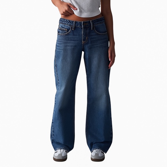 Levi Low Loose Jeans - Picture 1 of 9